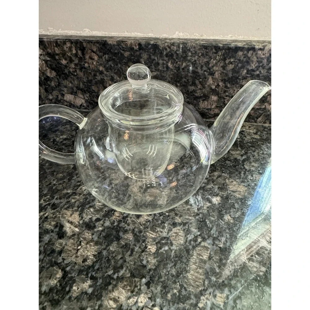 BergHOFF Heat-Resistant Glass Teapot with Loose Tea Insert Infuser..holds 20 oz